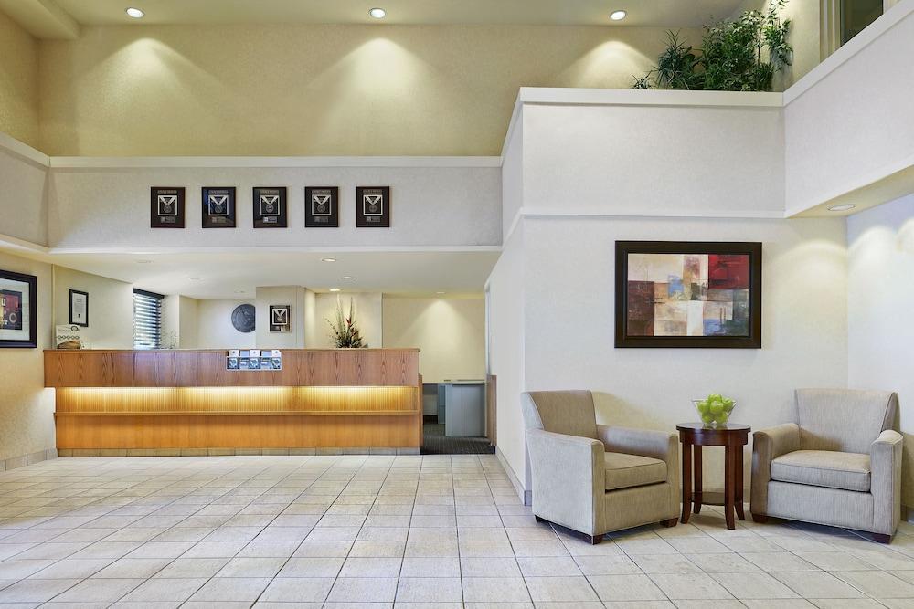 Comfort Suites Londra Esterno foto