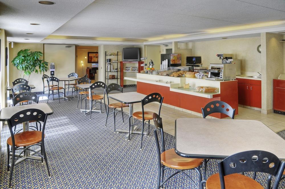 Comfort Suites Londra Esterno foto