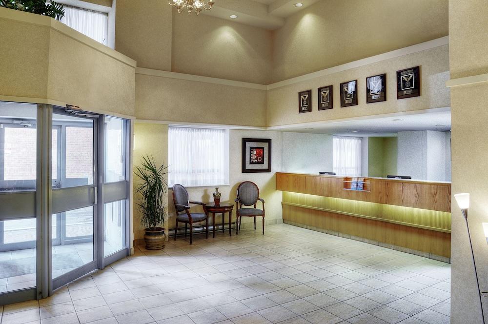 Comfort Suites Londra Esterno foto