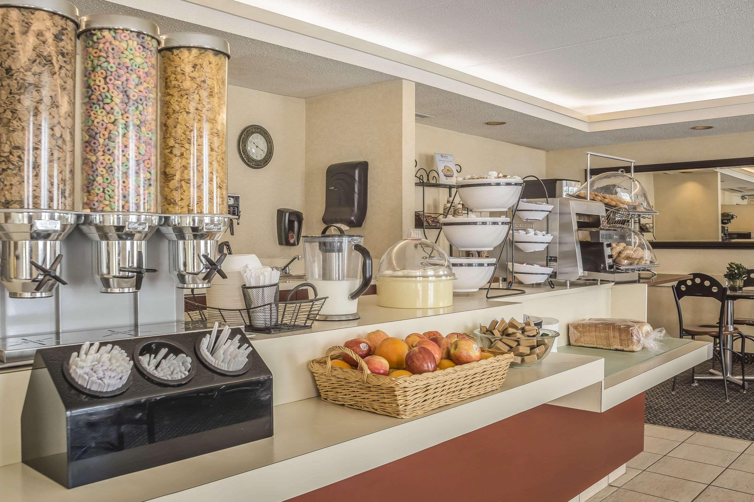 Comfort Suites Londra Esterno foto
