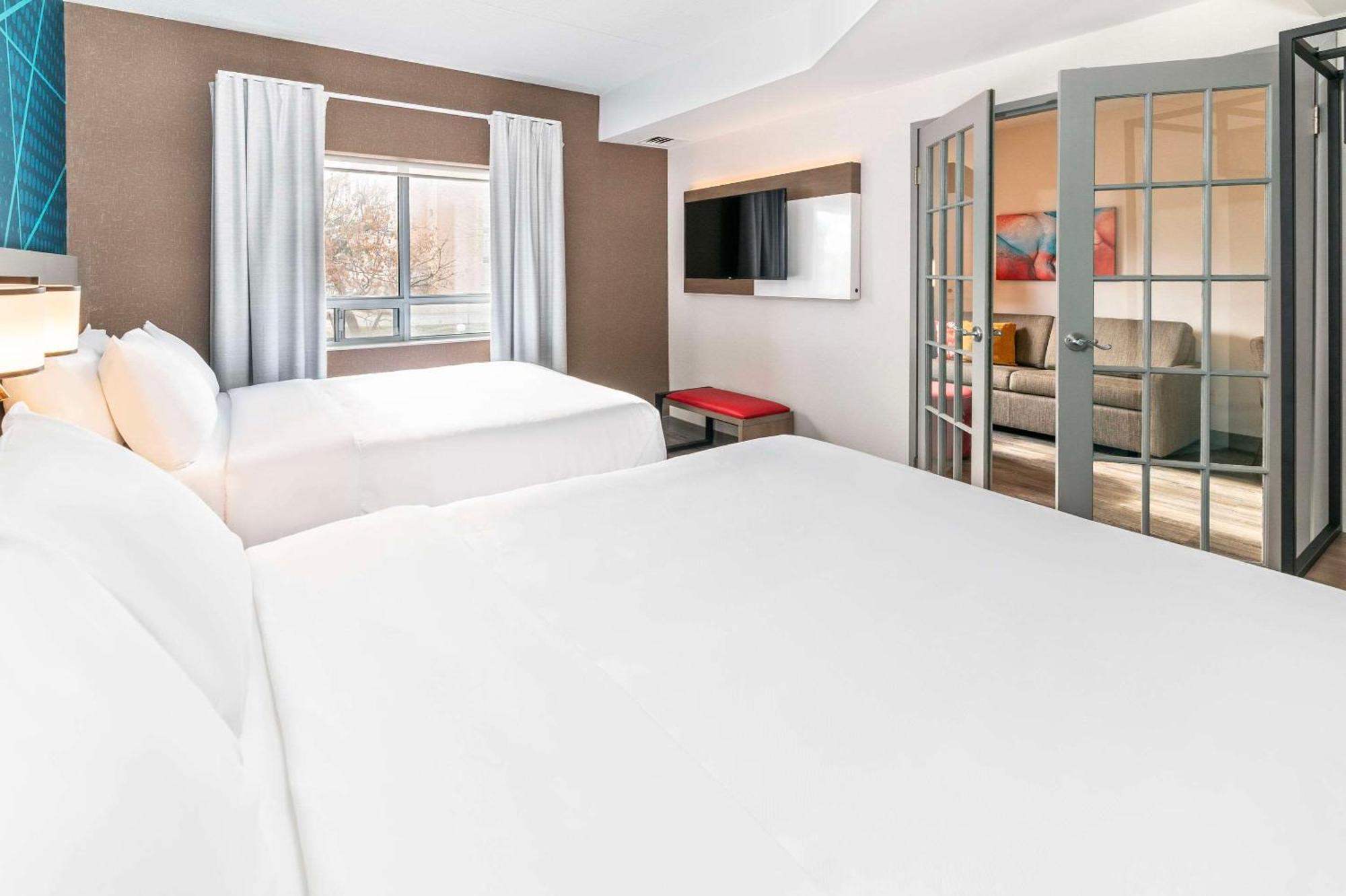 Comfort Suites Londra Esterno foto